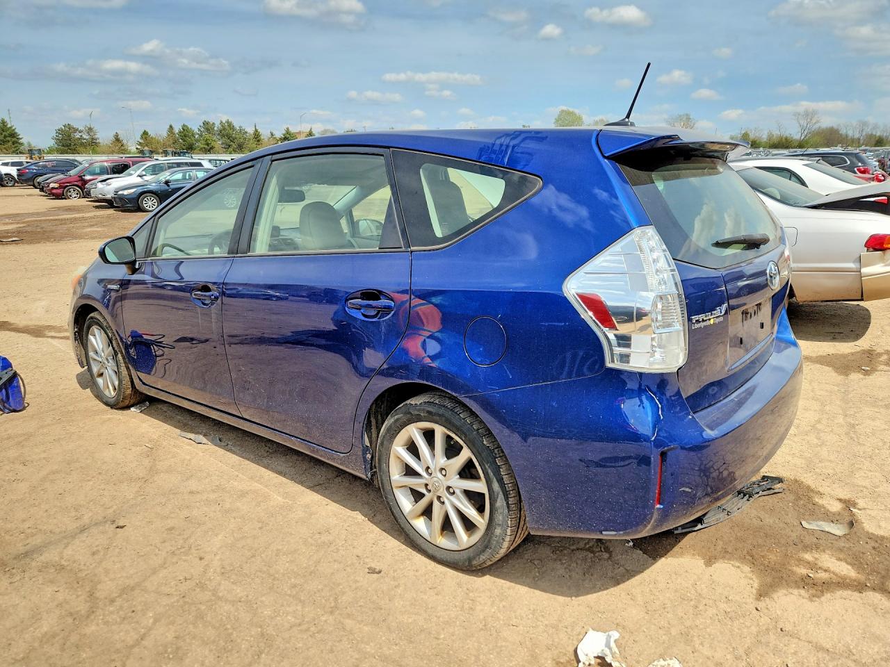 TOYOTA PRIUS V 2012 — 3
