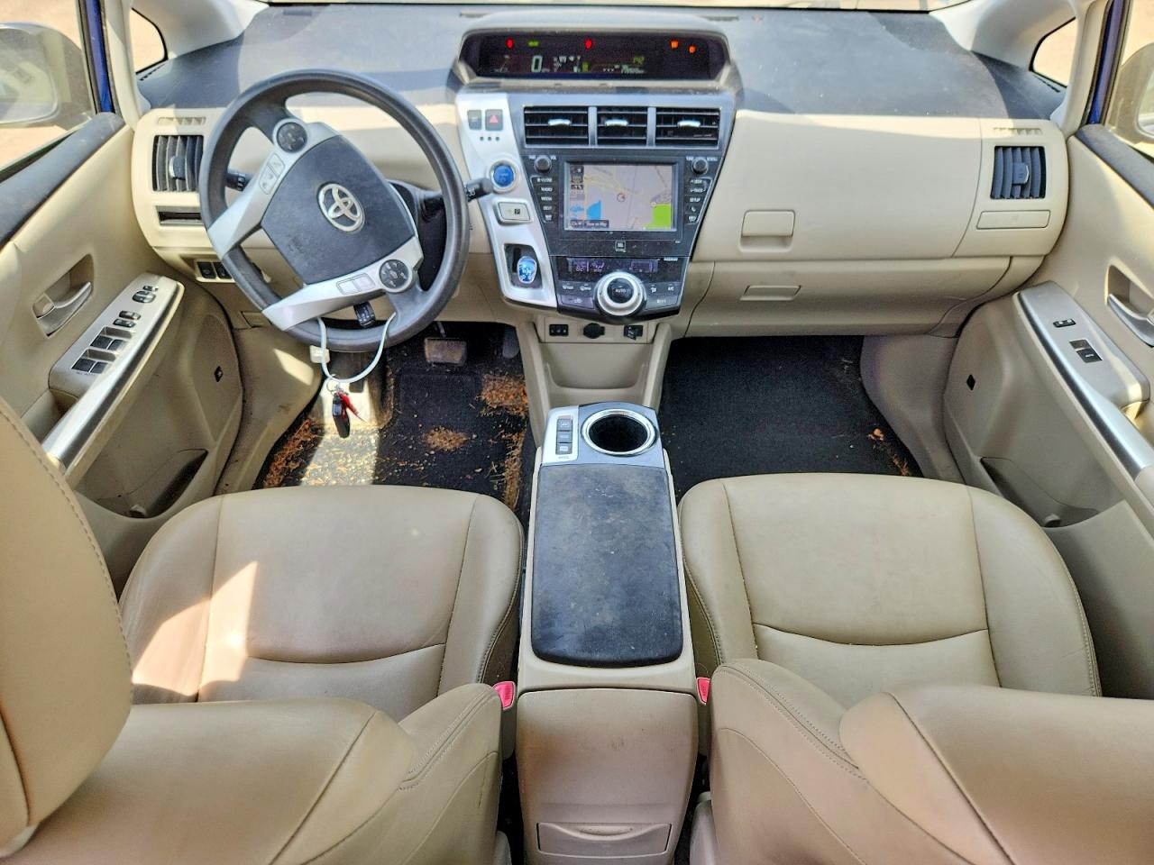 TOYOTA PRIUS V 2012 — 9