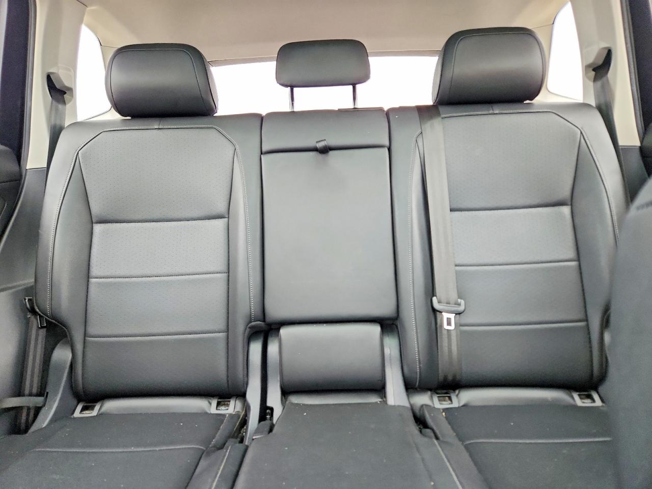 VOLKSWAGEN TIGUAN 2019 — 11