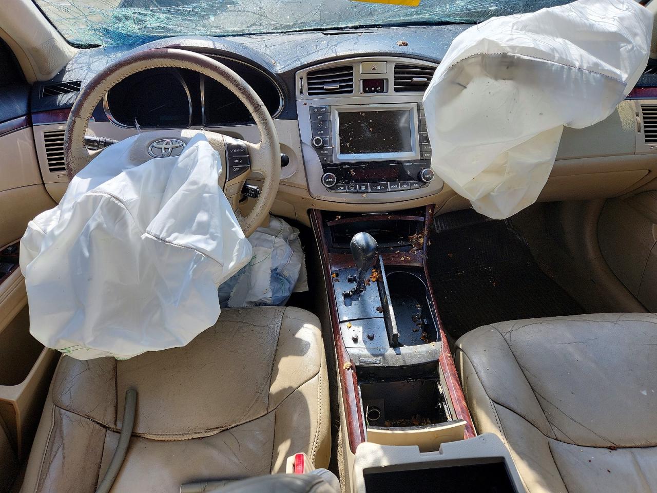 TOYOTA AVALON 2011 — 9