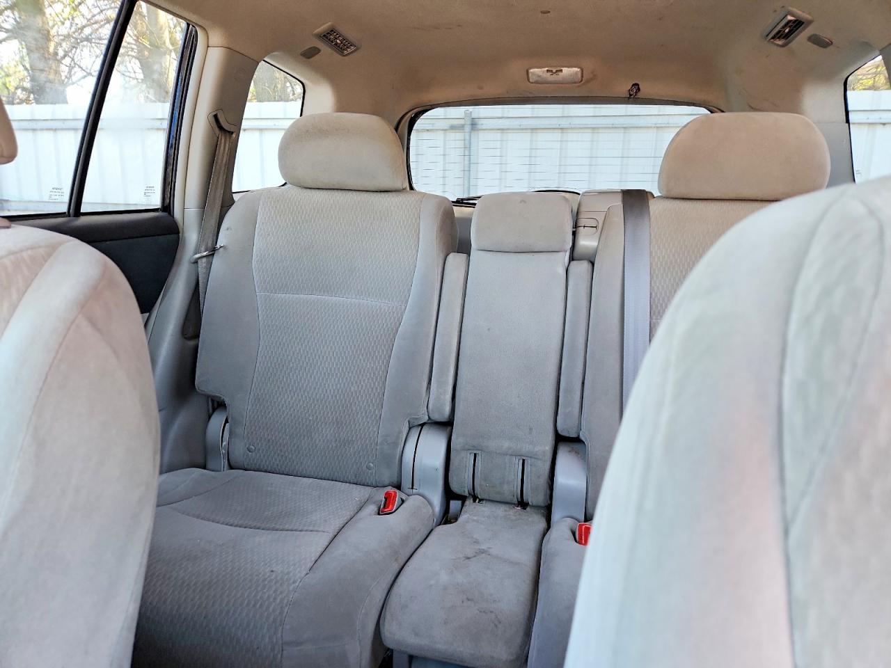 TOYOTA HIGHLANDER 2010 — 11