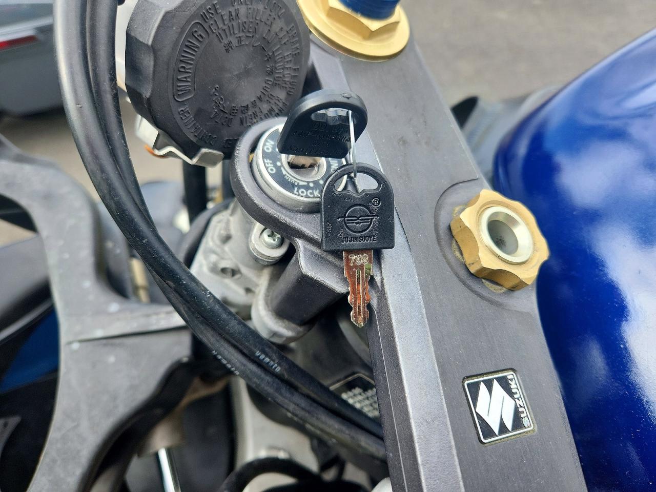 SUZUKI GSX-R600 2005 — 9