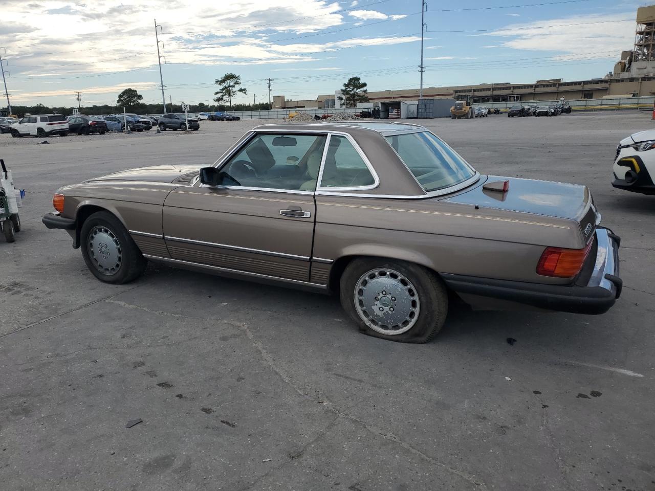MERCEDES-BENZ 560 1987 — 3