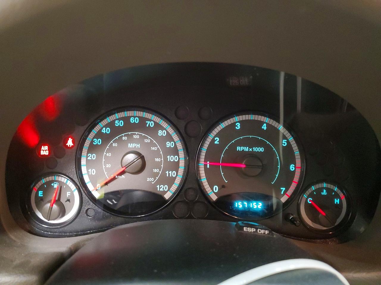 JEEP LIBERTY 2006 — 10