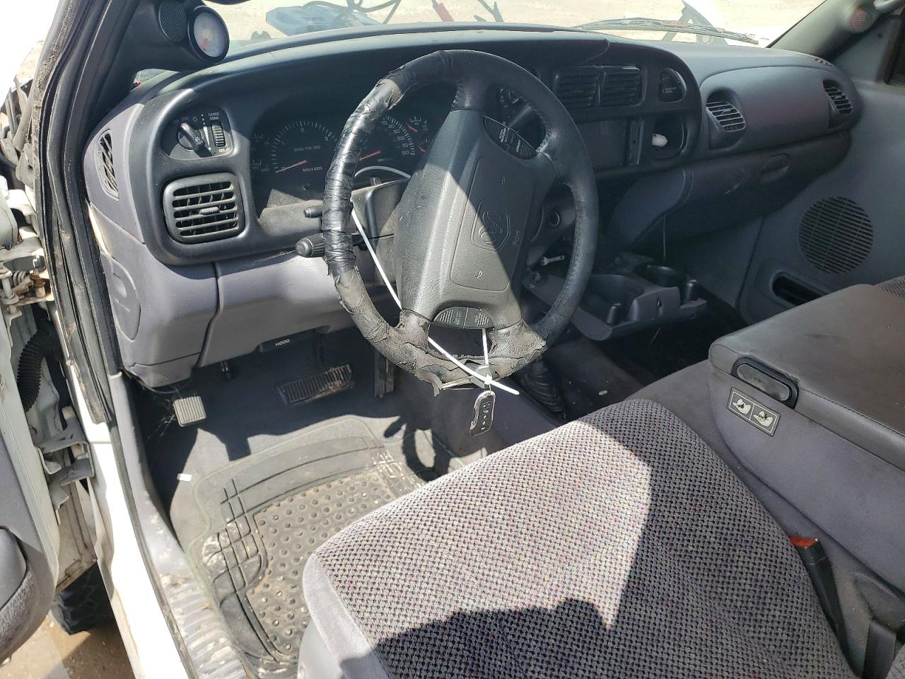 DODGE RAM 2500 2001 — 9