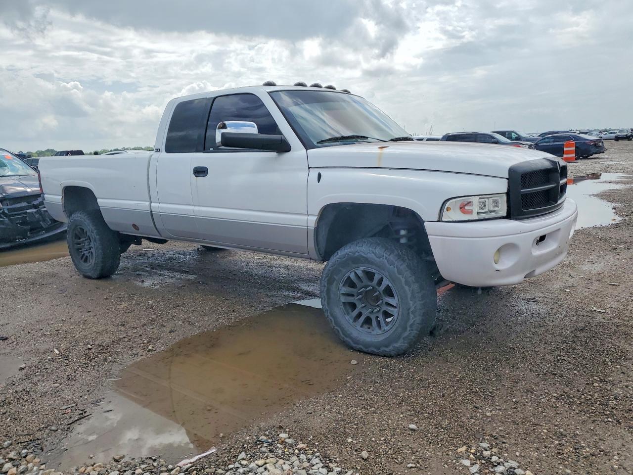 DODGE RAM 2500 2001 — 5