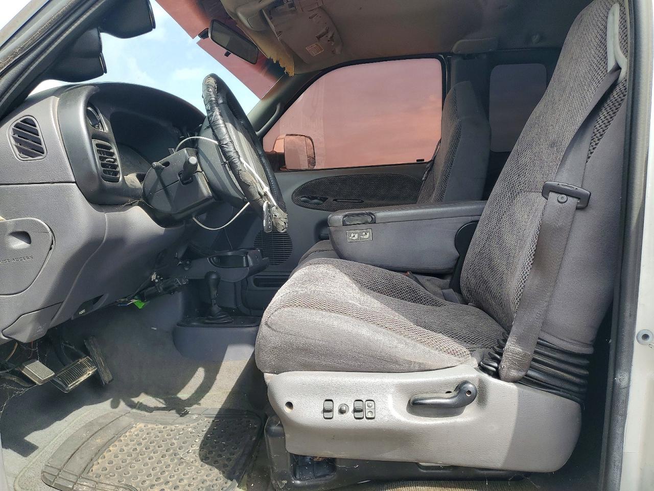 DODGE RAM 2500 2001 — 8