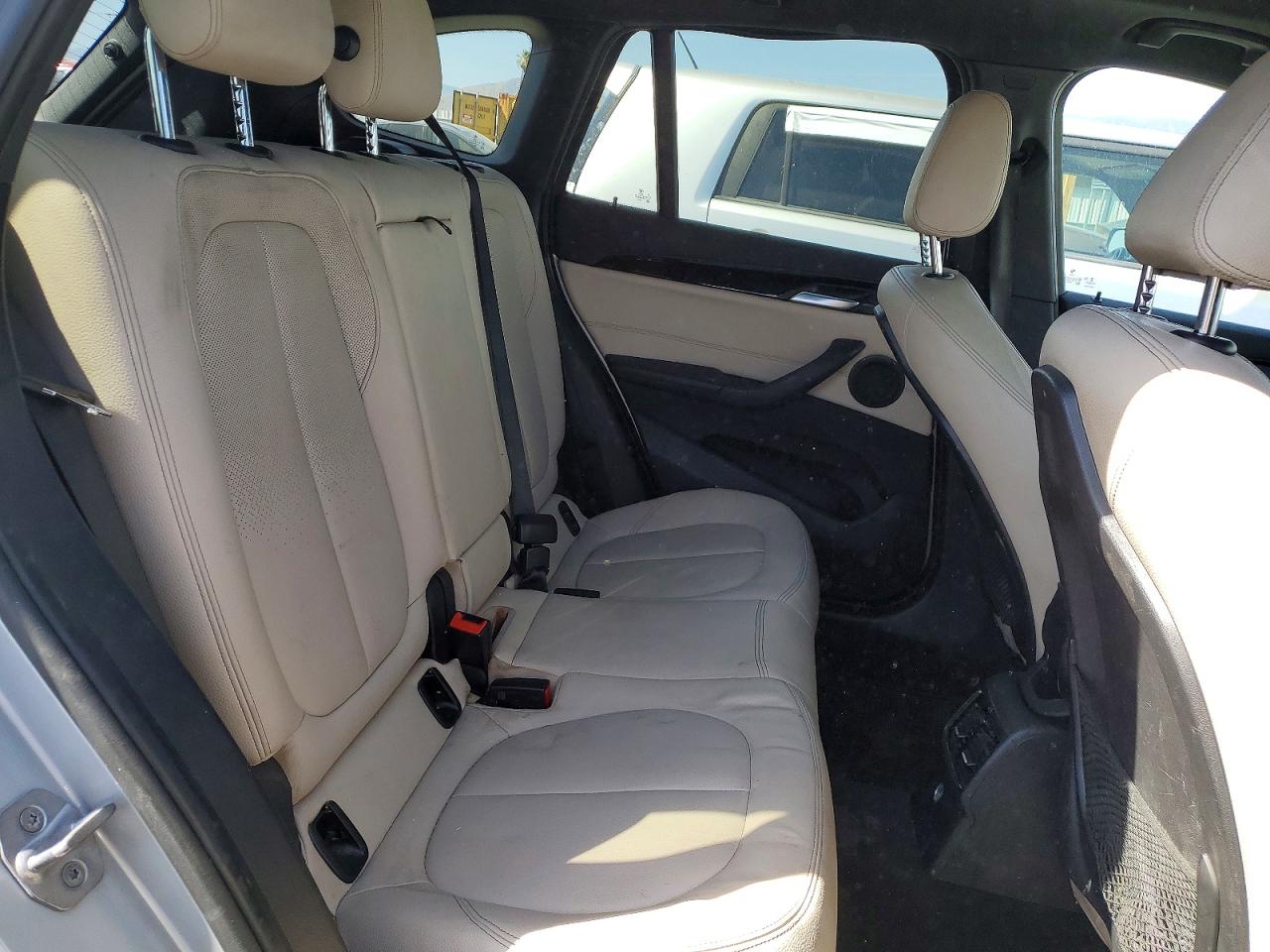 BMW X1 2018 — 12