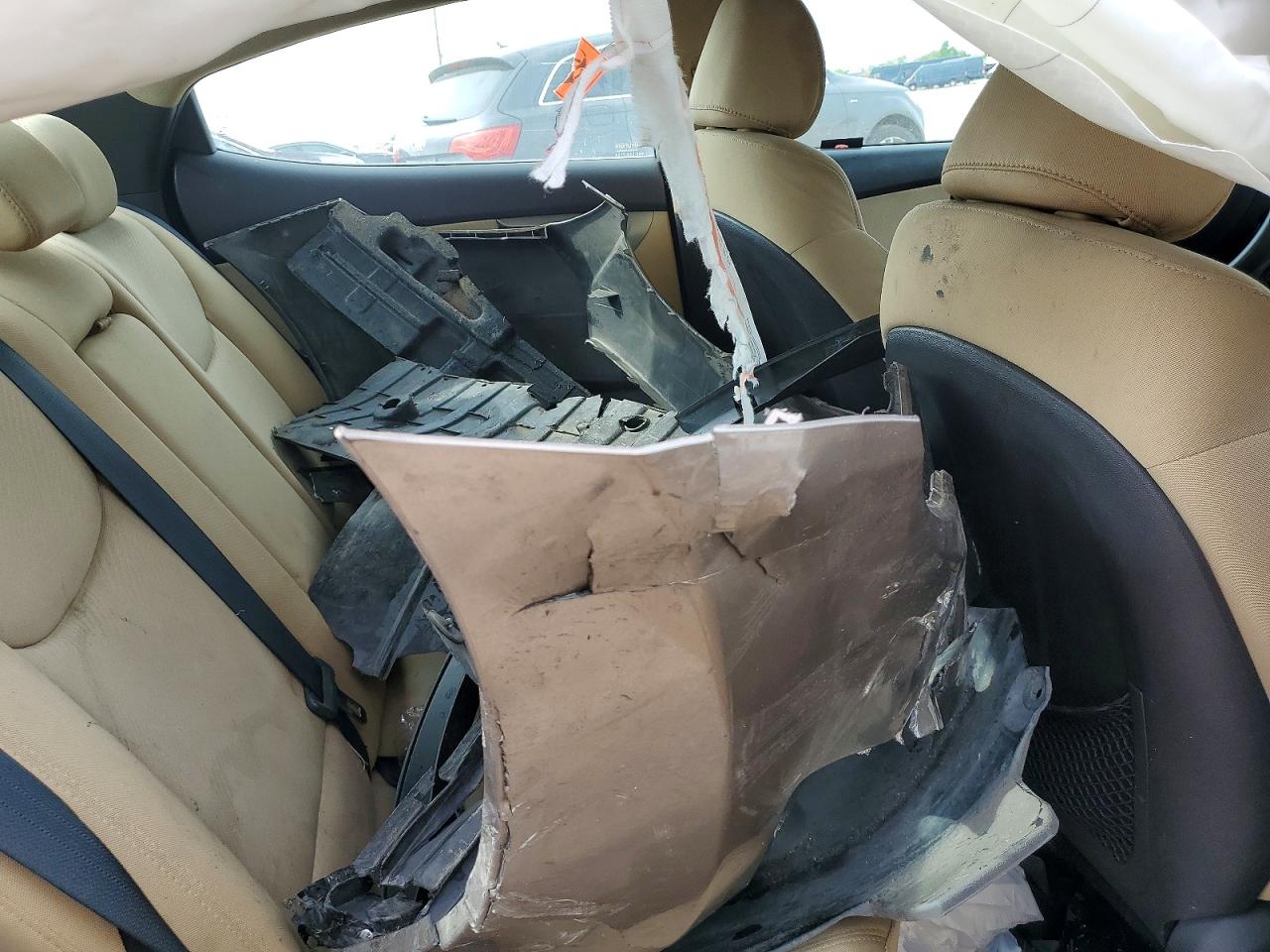 HYUNDAI ELANTRA 2012 — 11
