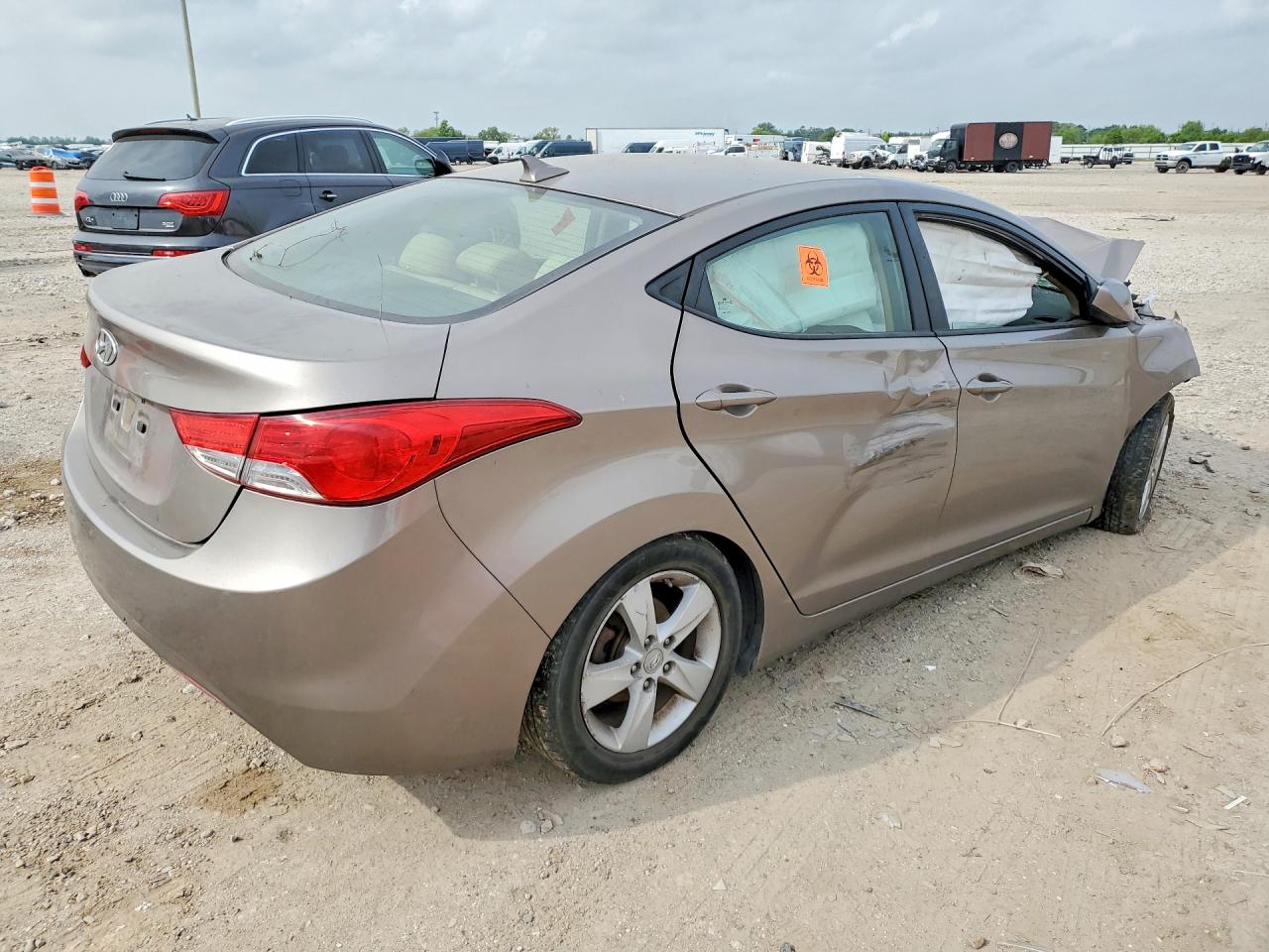 HYUNDAI ELANTRA 2012 — 4