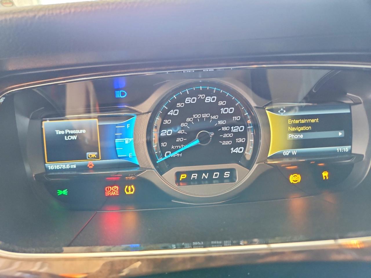 FORD TAURUS 2015 — 10