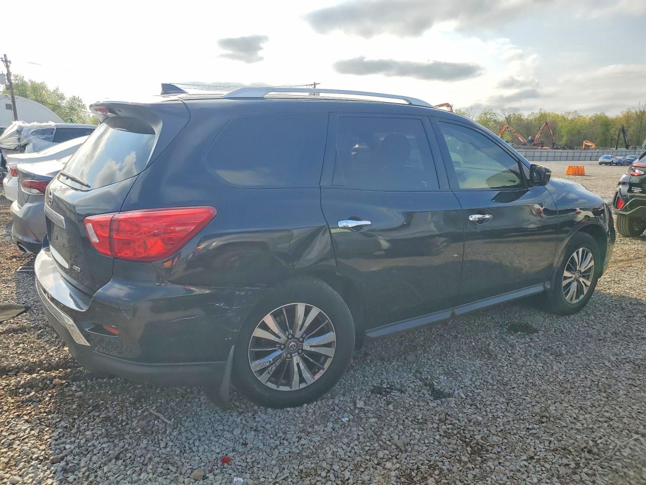 NISSAN PATHFINDER 2019 — 4