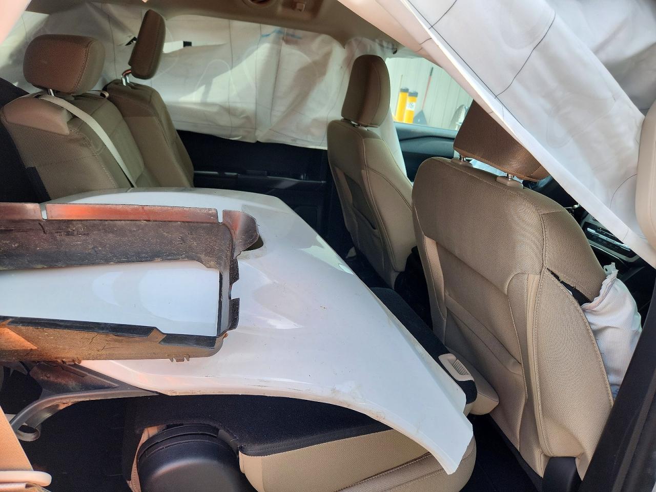 FORD EXPLORER 2023 — 12