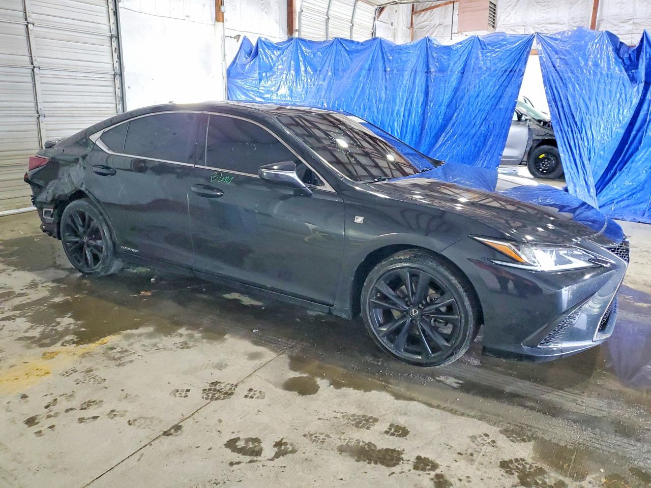 LEXUS ES 300H 2022 — 5