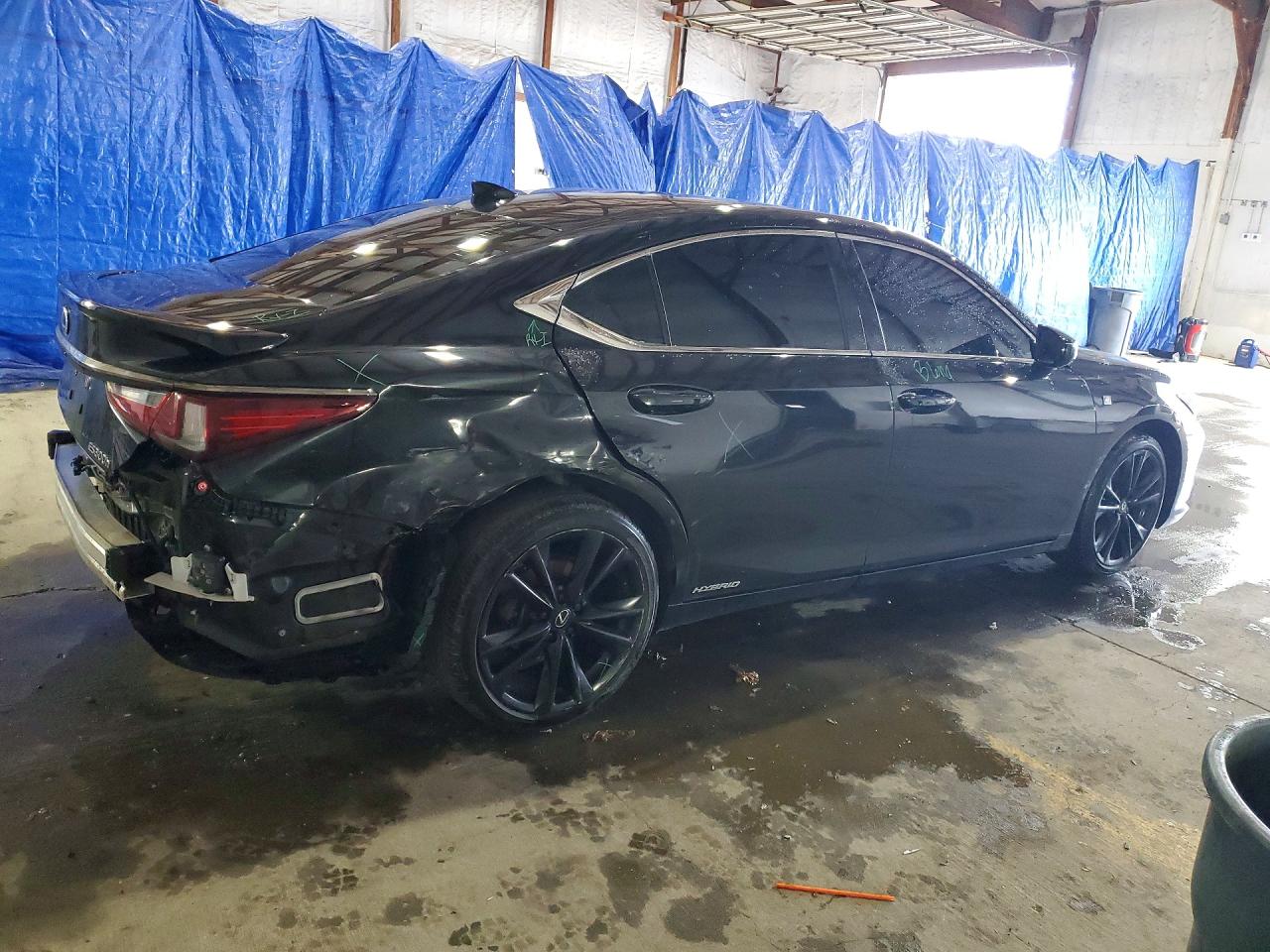 LEXUS ES 300H 2022 — 4