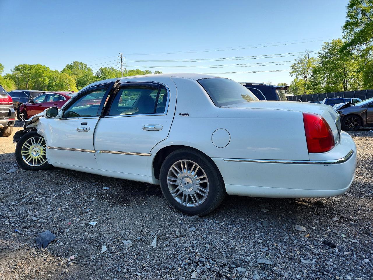 LINCOLN TOWN CAR 2006 — 3