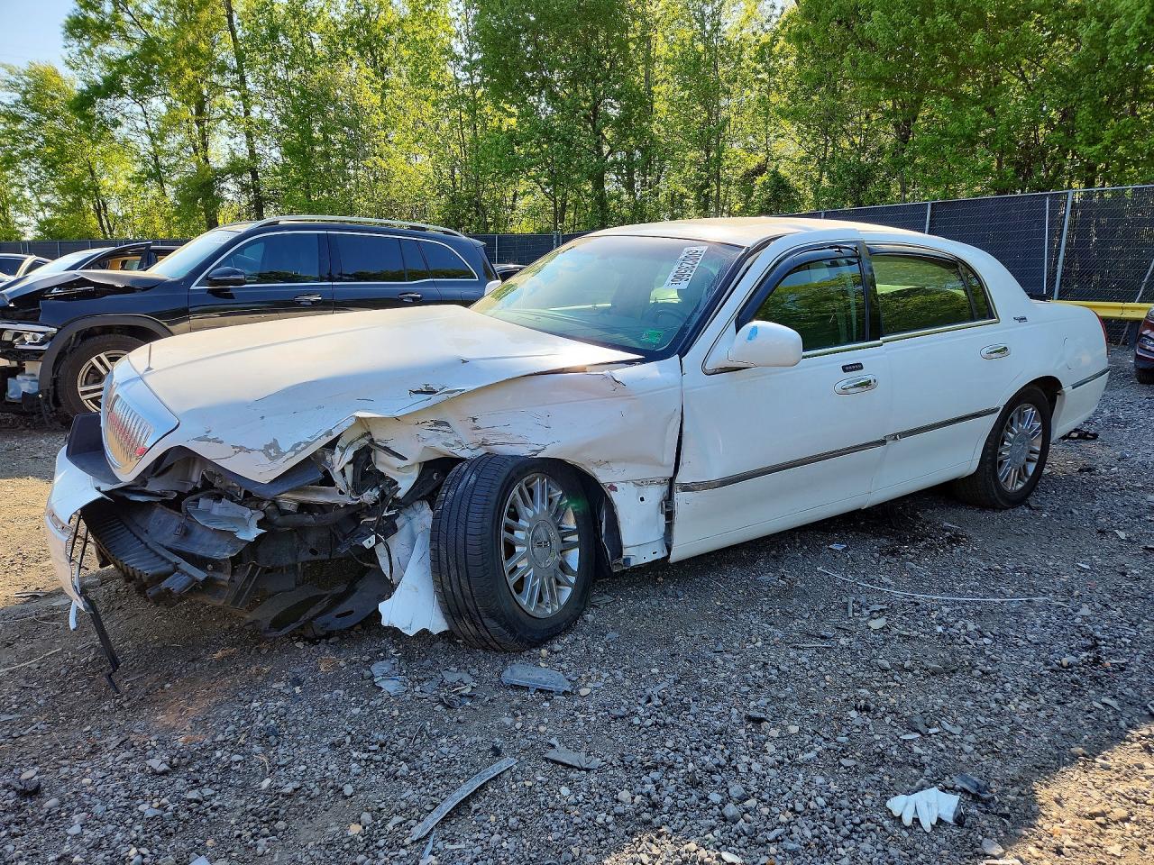 LINCOLN TOWN CAR 2006 — 2