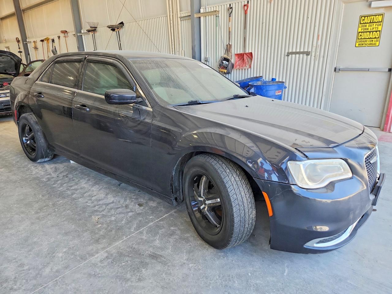 CHRYSLER 300 2015 — 5