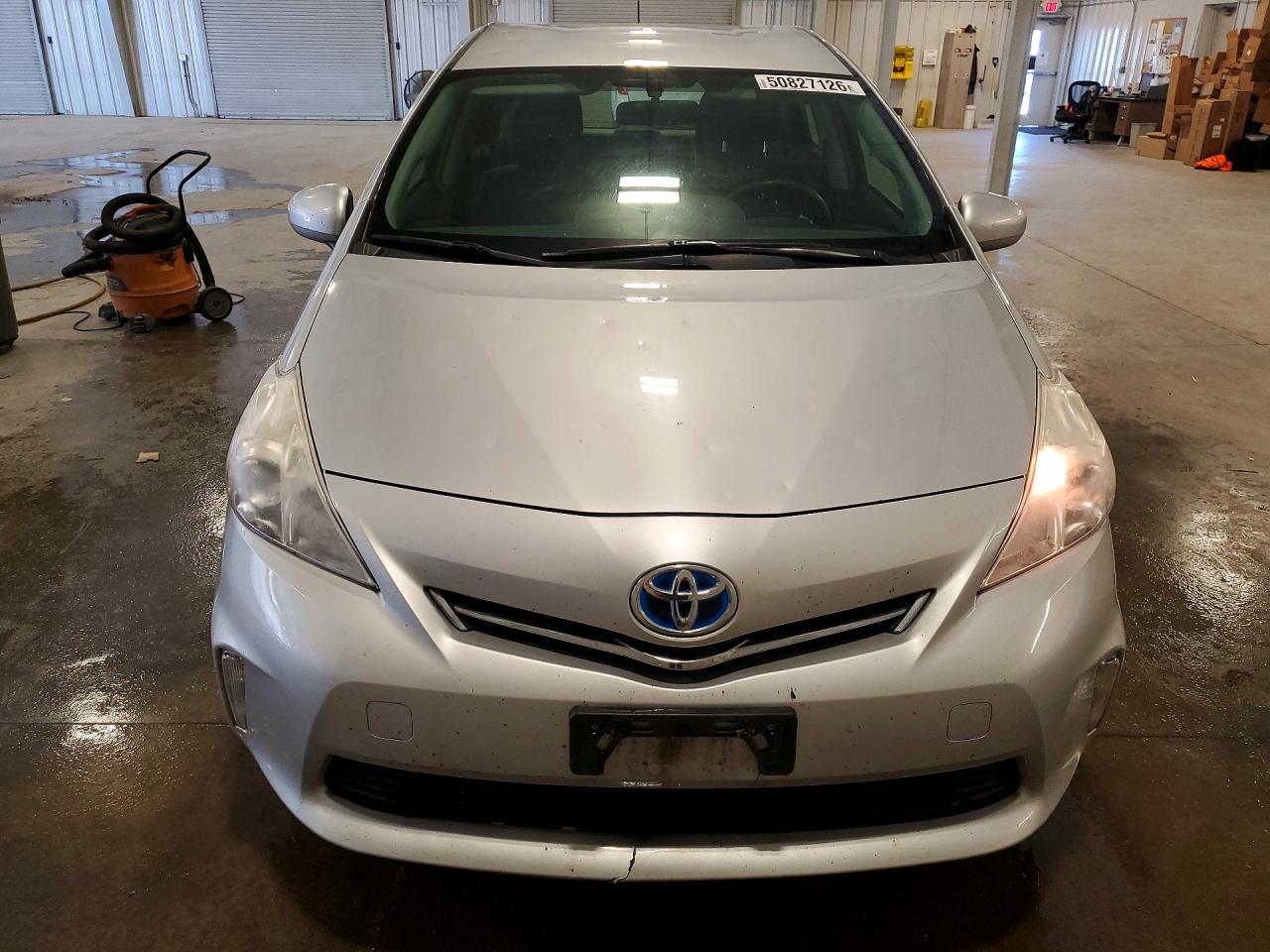 TOYOTA PRIUS V 2012 — 6