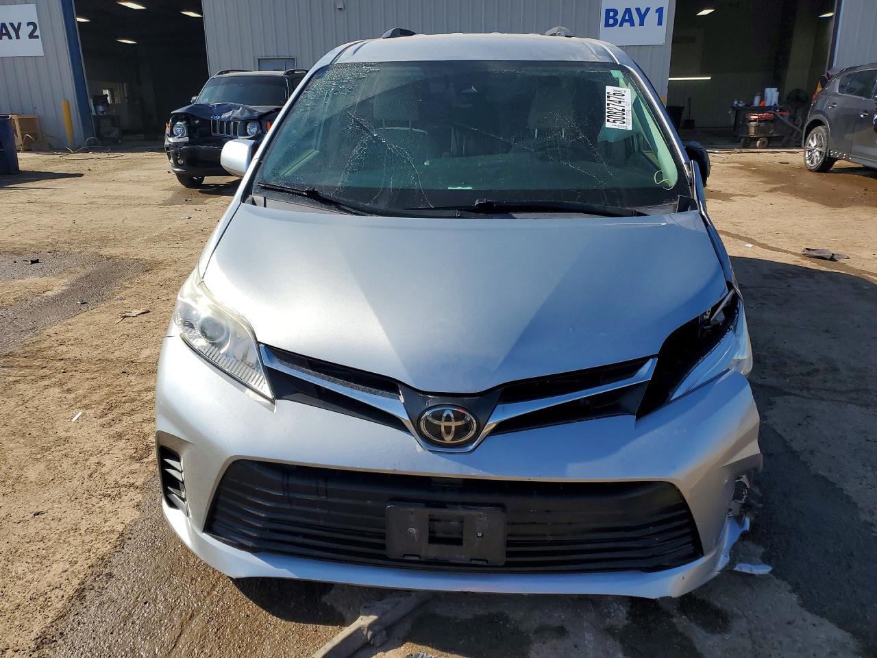 TOYOTA SIENNA 2020 — 6