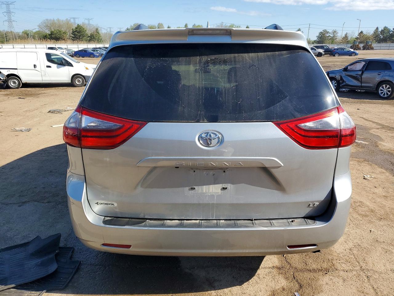 TOYOTA SIENNA 2020 — 7