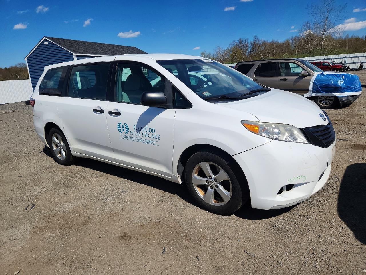 TOYOTA SIENNA 2017 — 5