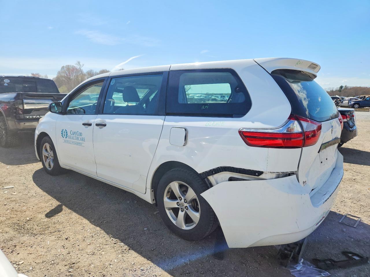 TOYOTA SIENNA 2017 — 3