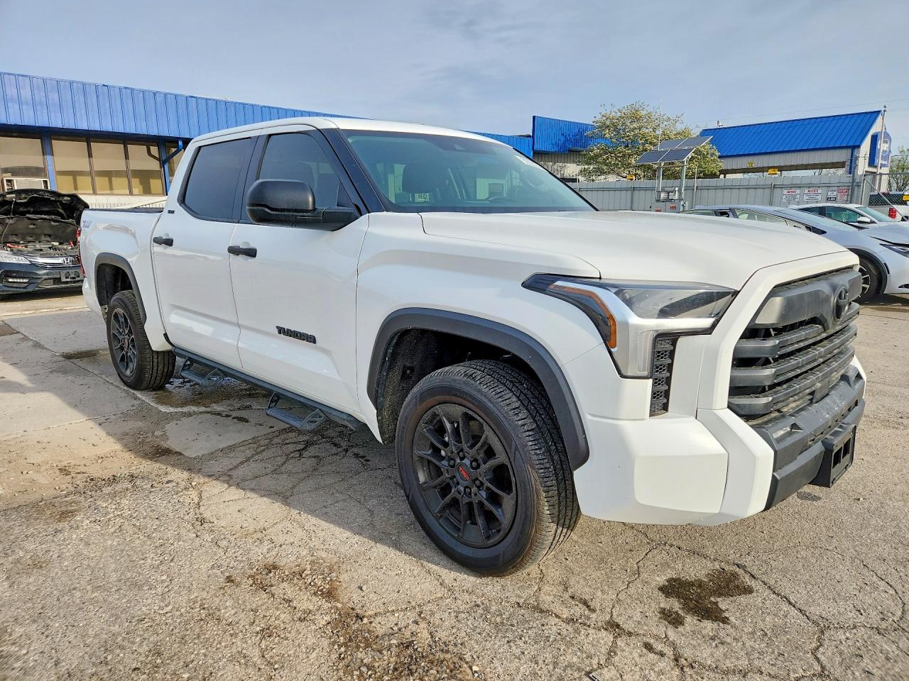 TOYOTA TUNDRA 2023 — 5