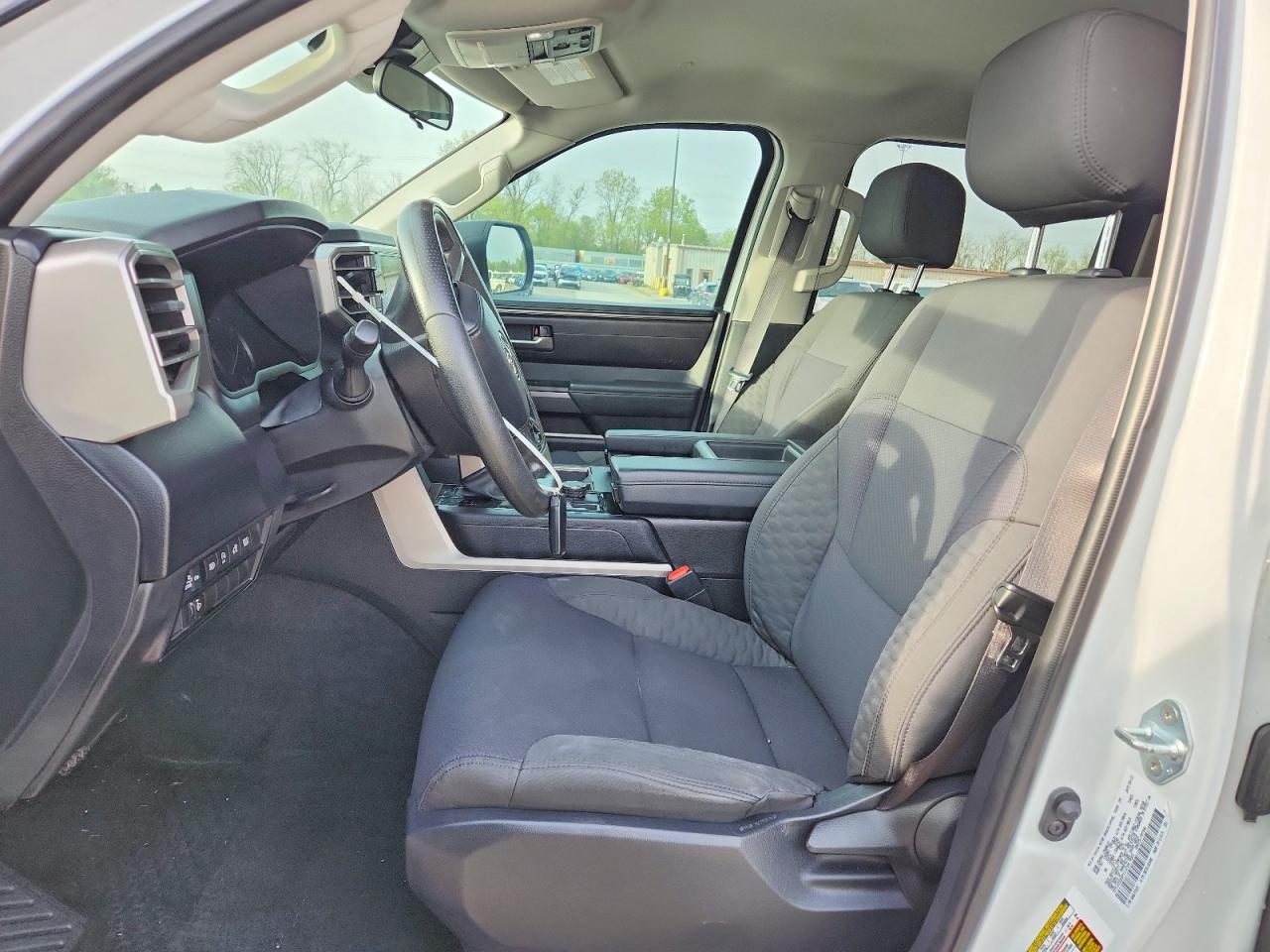 TOYOTA TUNDRA 2023 — 8