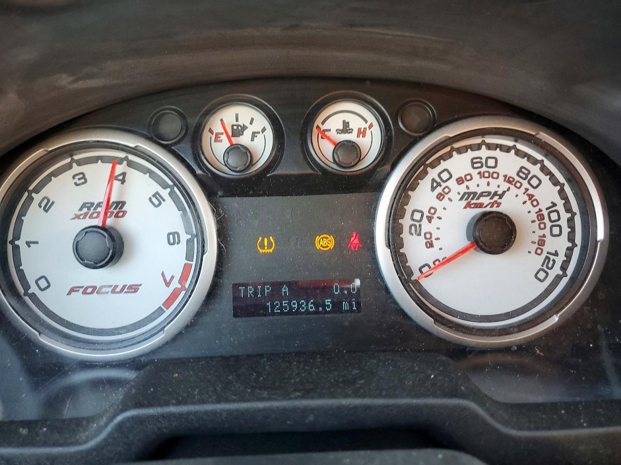 FORD FOCUS 2010 — 10