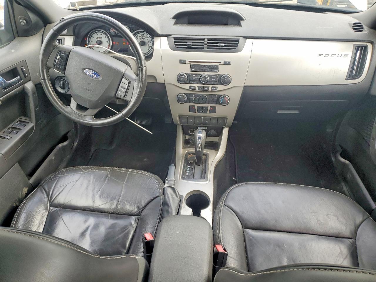 FORD FOCUS 2010 — 9