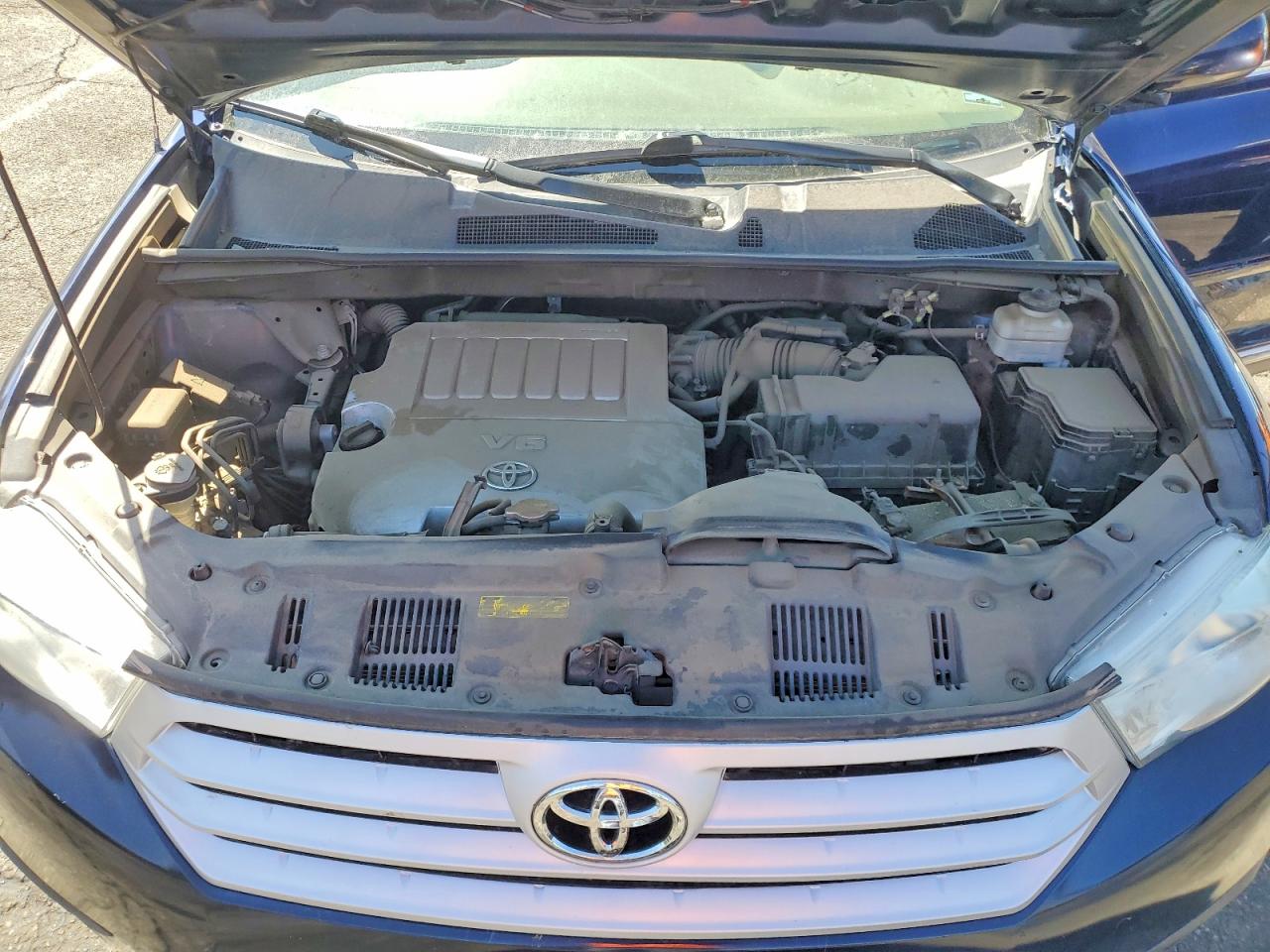 TOYOTA HIGHLANDER 2011 — 12