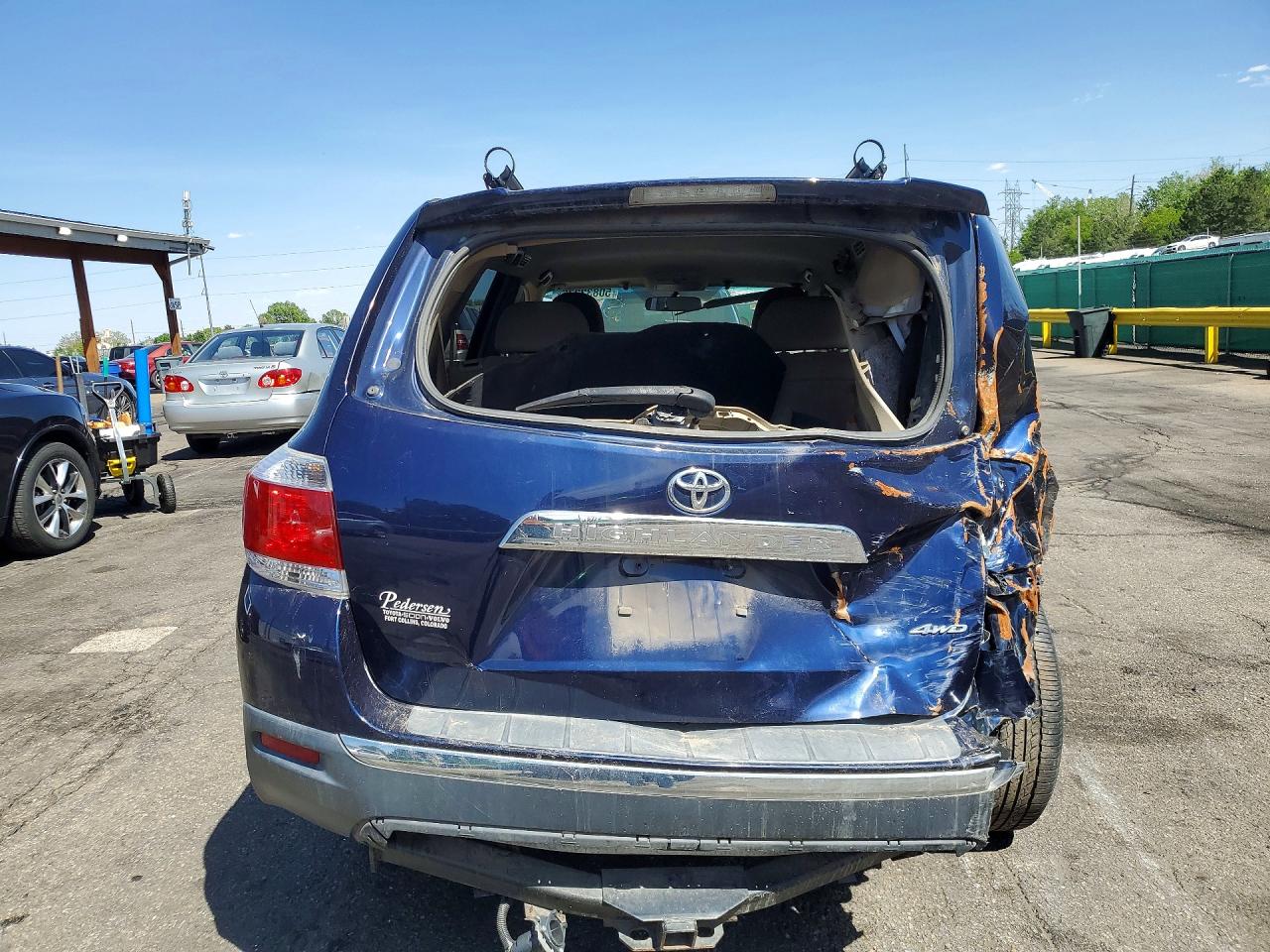 TOYOTA HIGHLANDER 2011 — 7
