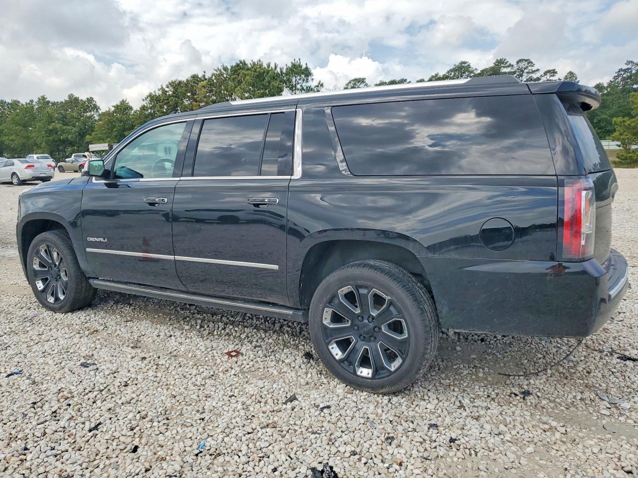 GMC YUKON XL 2019 — 3