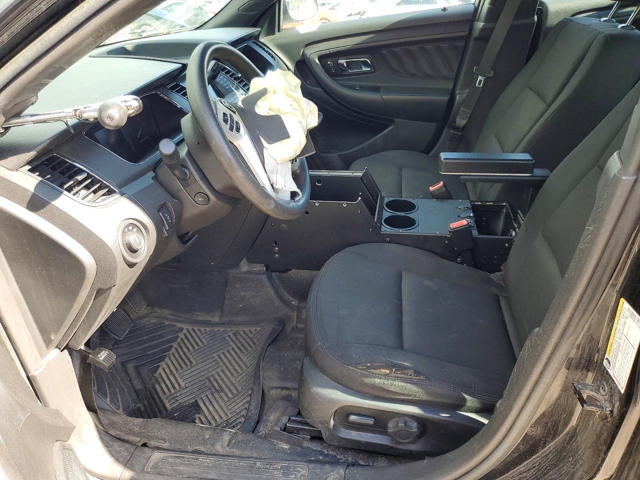 FORD TAURUS 2015 — 8
