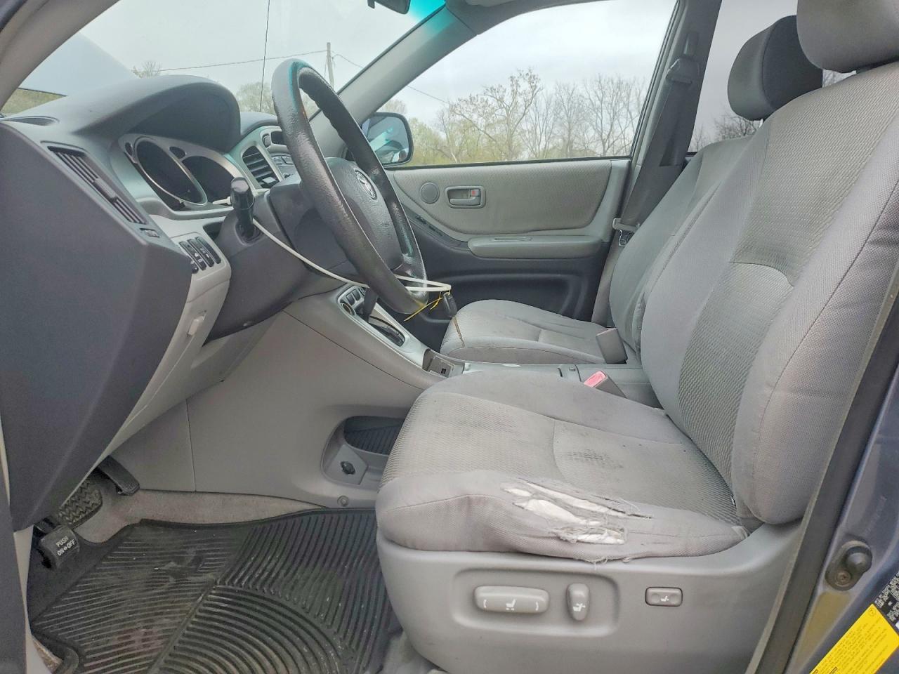 TOYOTA HIGHLANDER 2004 — 8