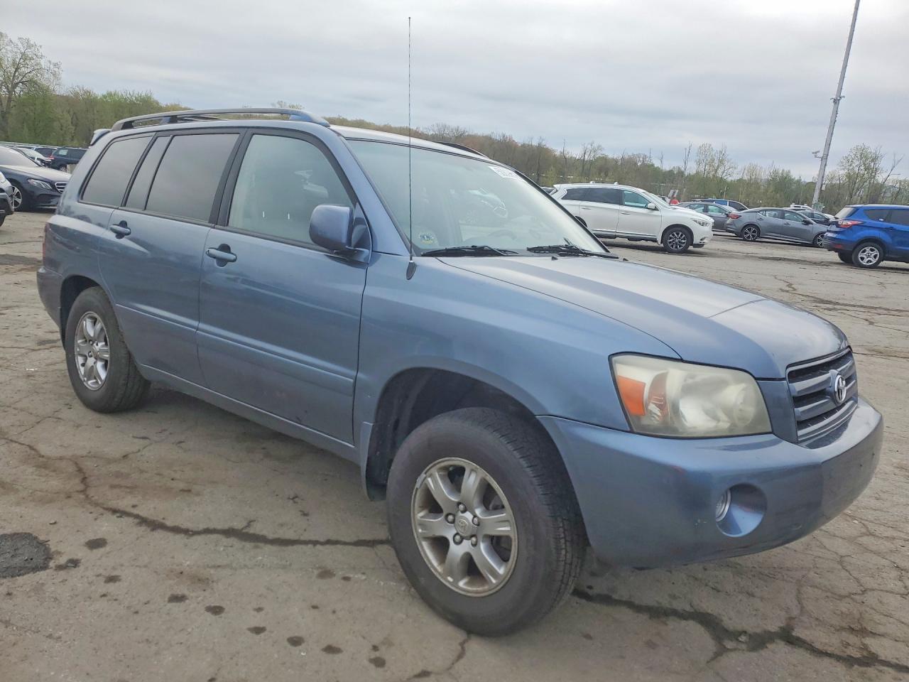 TOYOTA HIGHLANDER 2004 — 5