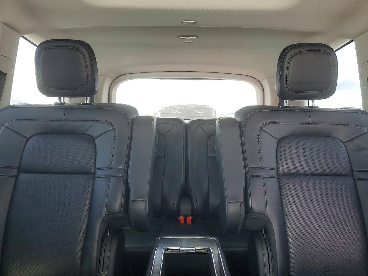 LINCOLN AVIATOR 2025 — 11