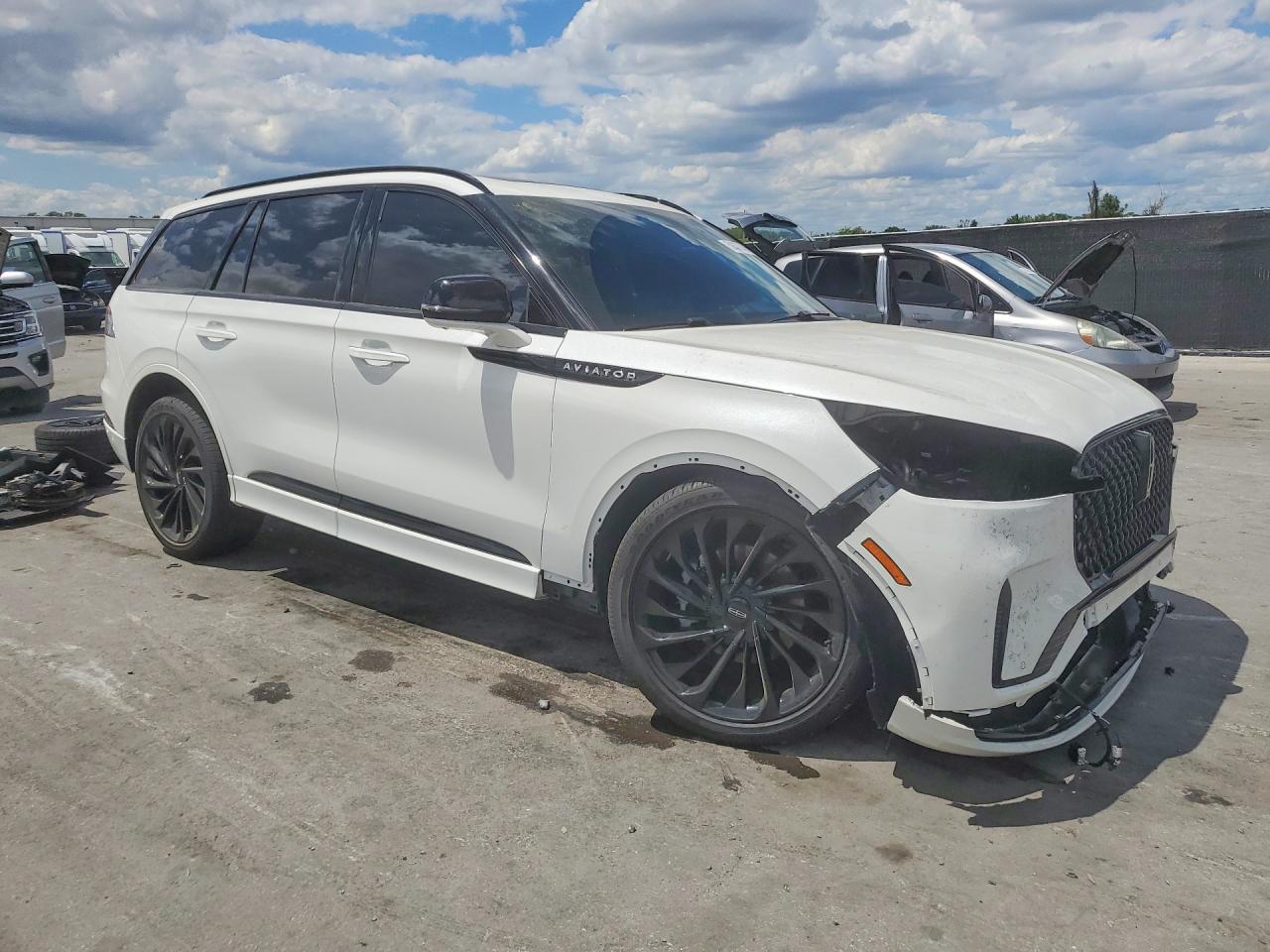 LINCOLN AVIATOR 2025 — 5
