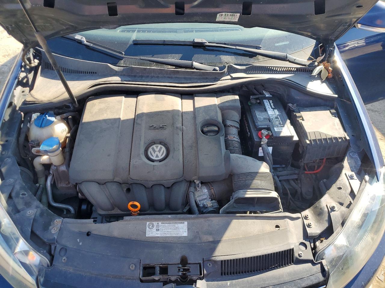 VOLKSWAGEN JETTA 2011 — 12