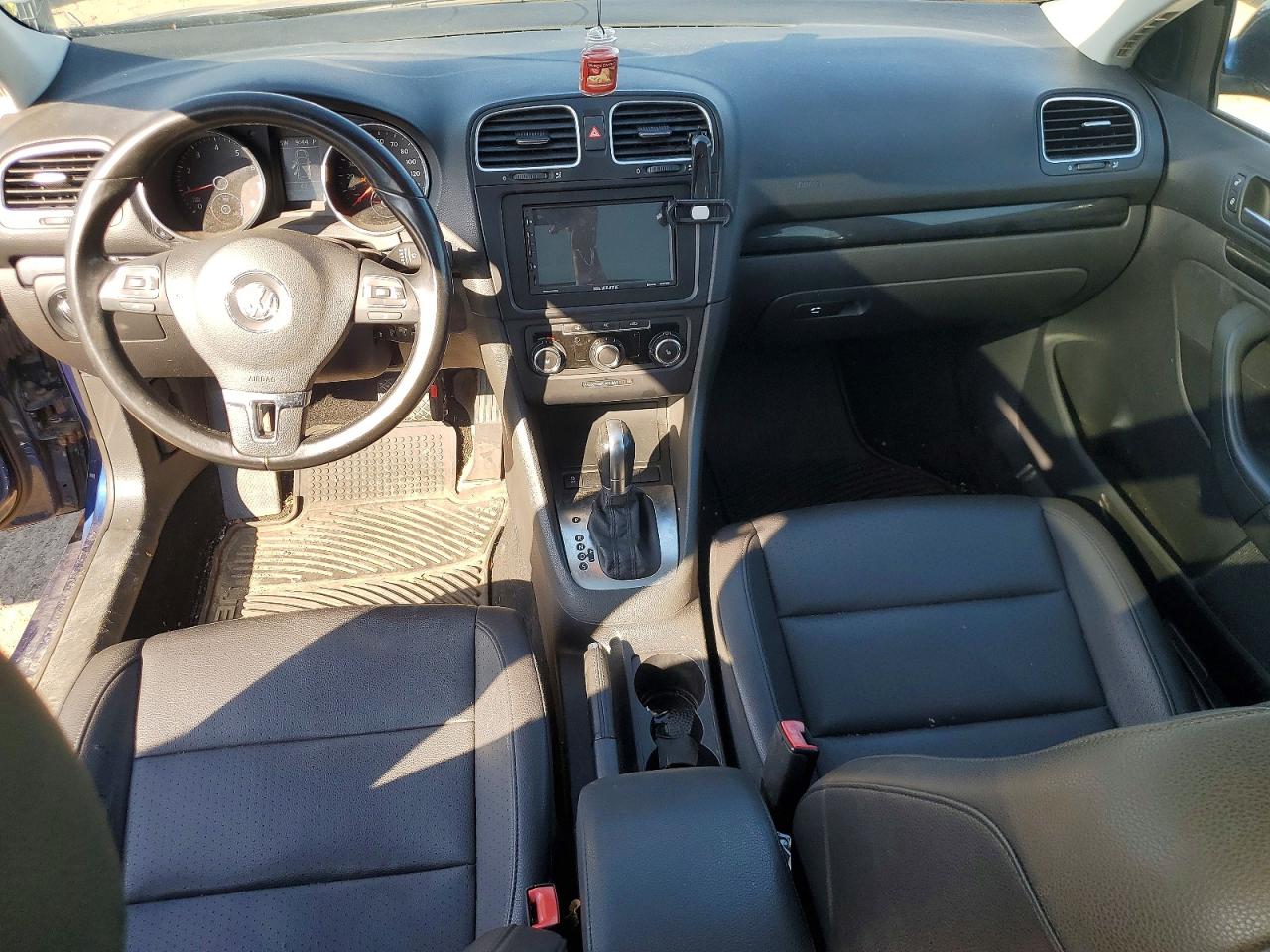 VOLKSWAGEN JETTA 2011 — 9