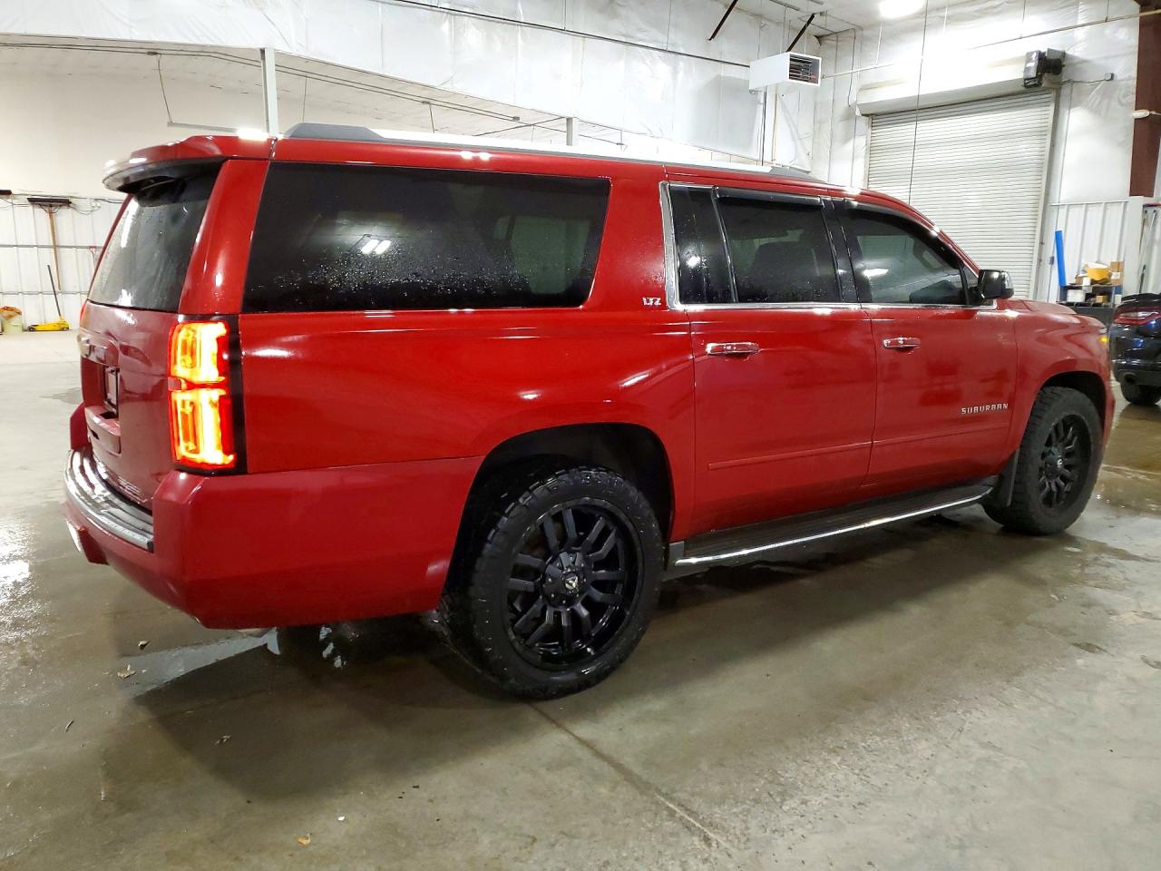 CHEVROLET SUBURBAN 2015 — 4
