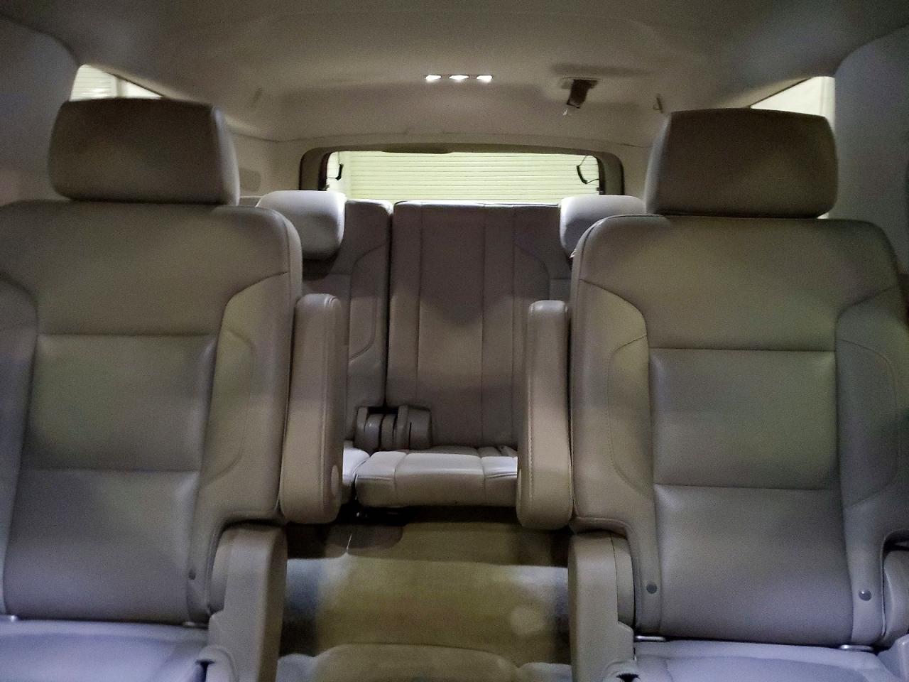 CHEVROLET SUBURBAN 2015 — 11