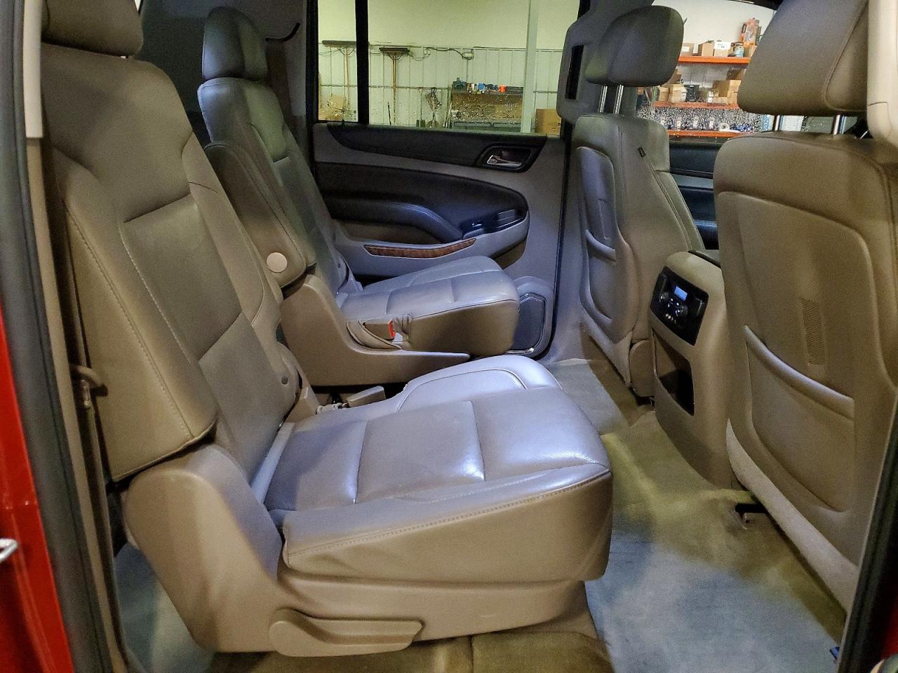 CHEVROLET SUBURBAN 2015 — 12