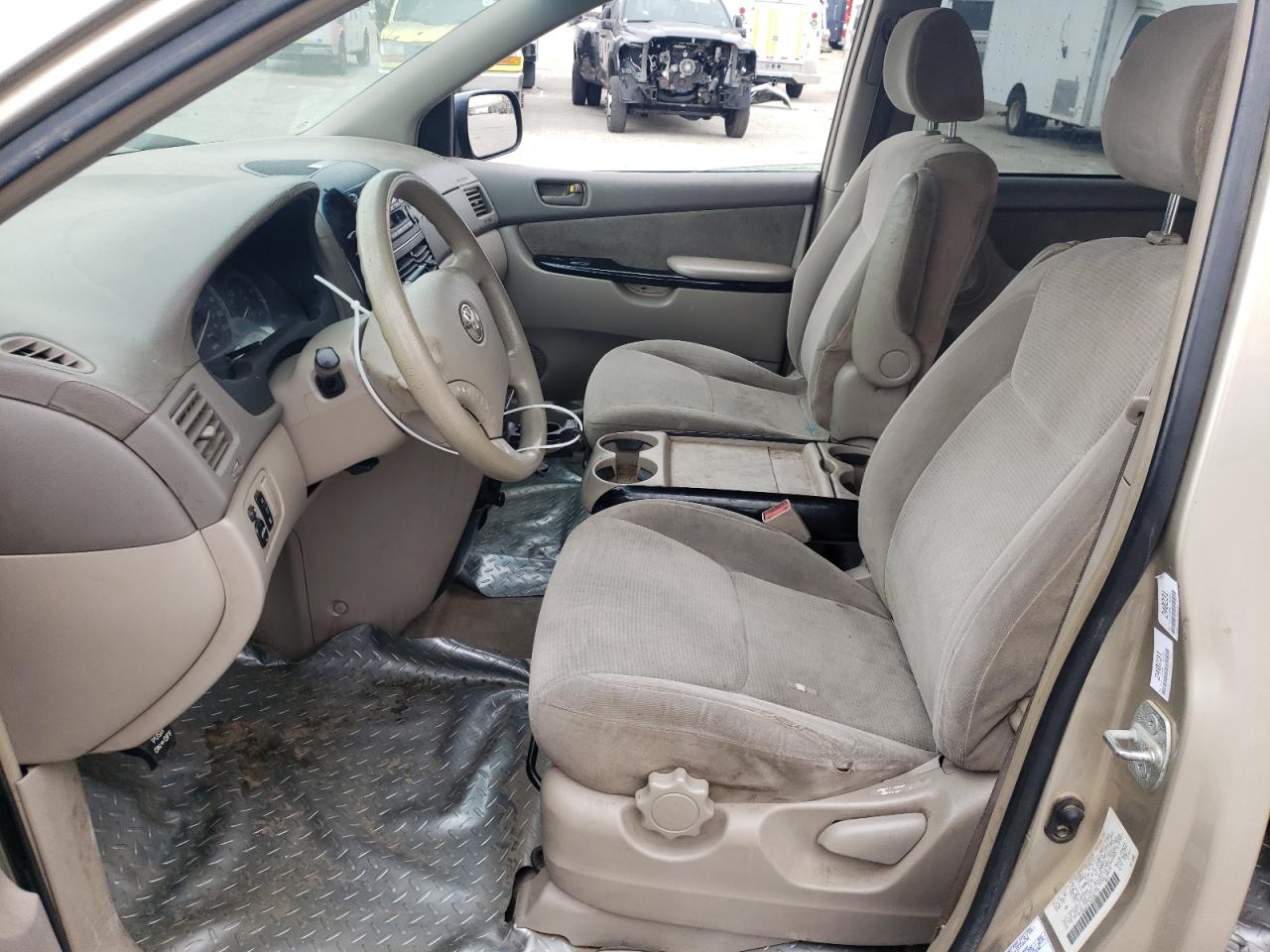 TOYOTA SIENNA 2004 — 8