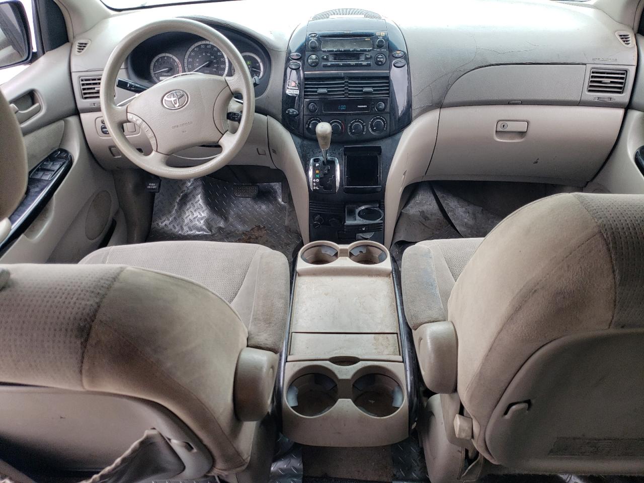 TOYOTA SIENNA 2004 — 9