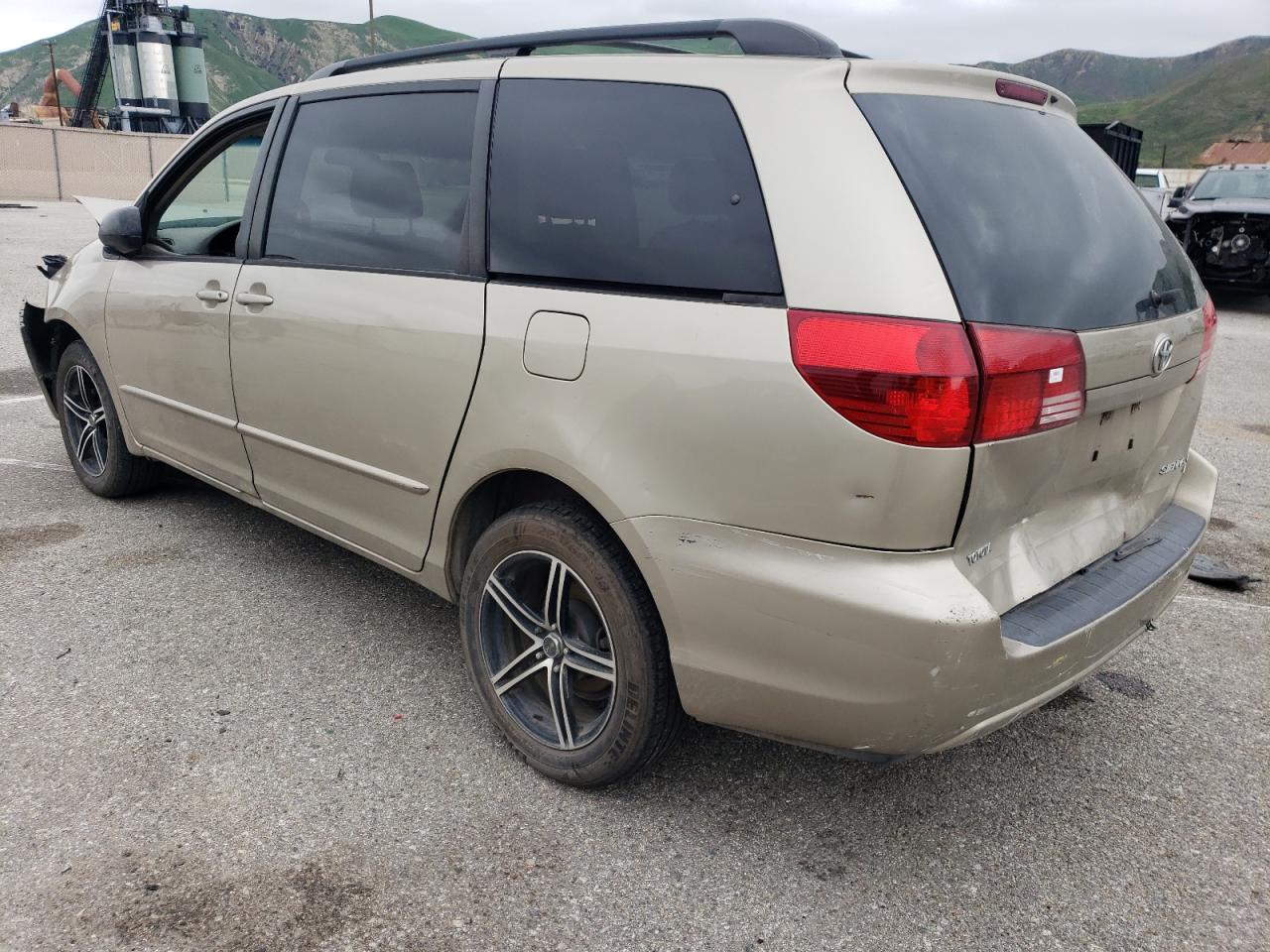 TOYOTA SIENNA 2004 — 3
