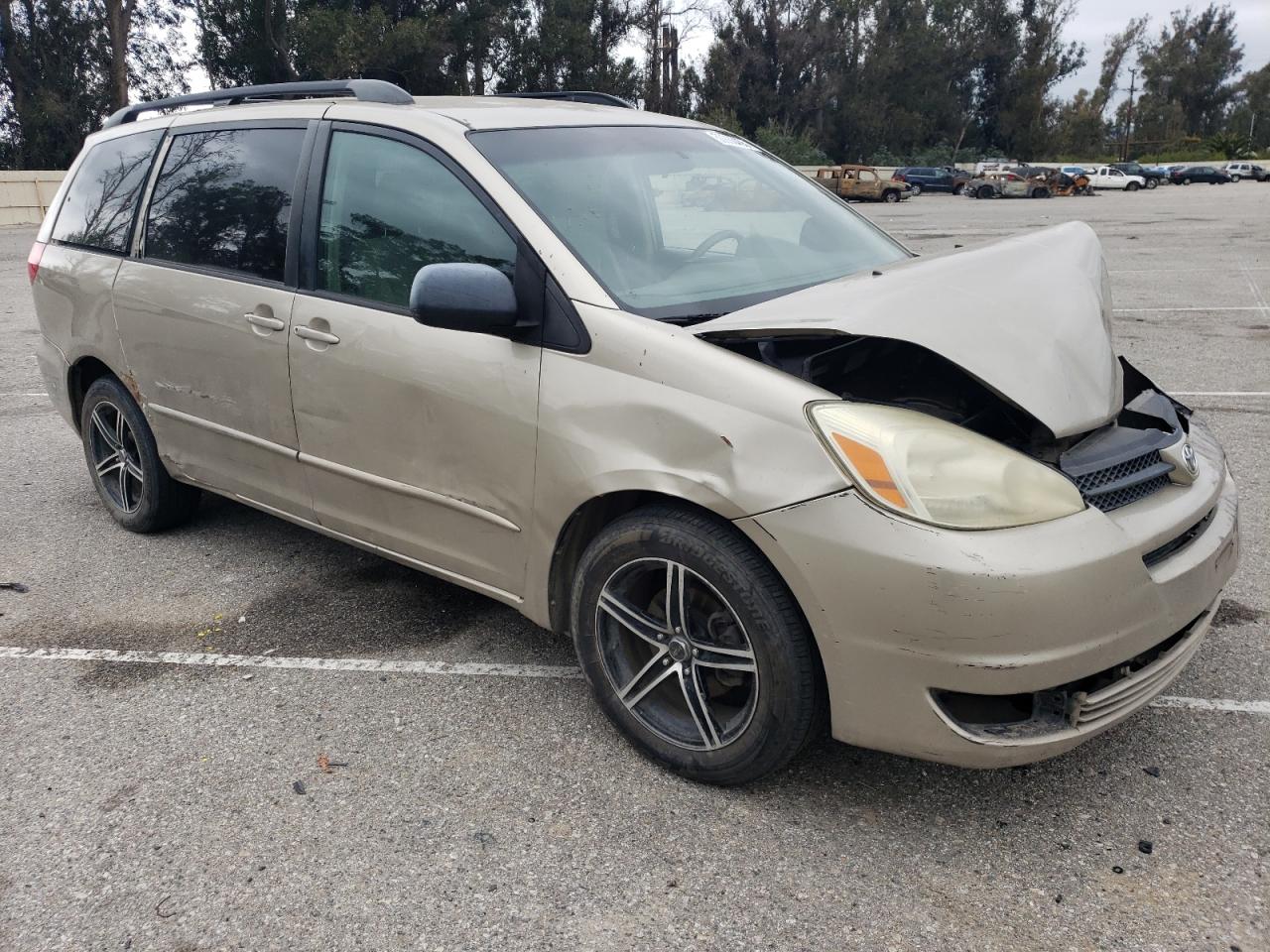 TOYOTA SIENNA 2004 — 5