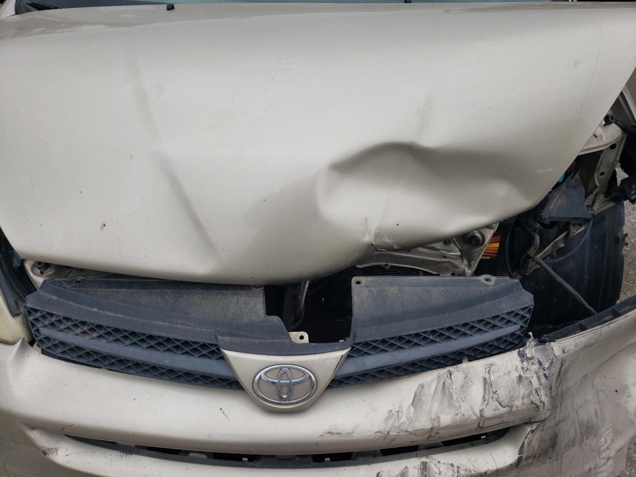 TOYOTA SIENNA 2004 — 13