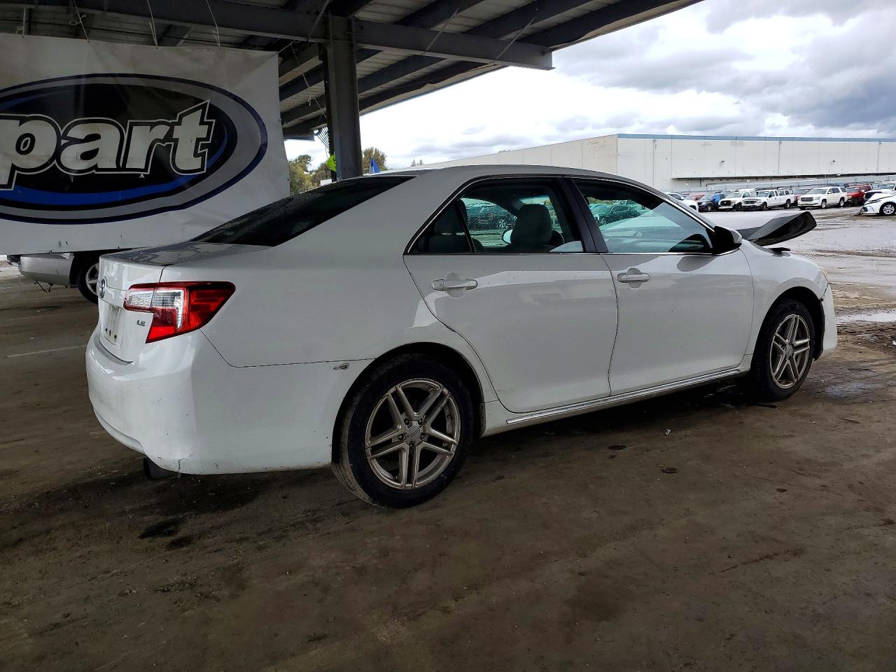TOYOTA CAMRY 2013 — 4